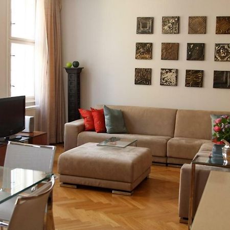 Spacious Elegance In The Heart Of Old Town Prag Exterior foto