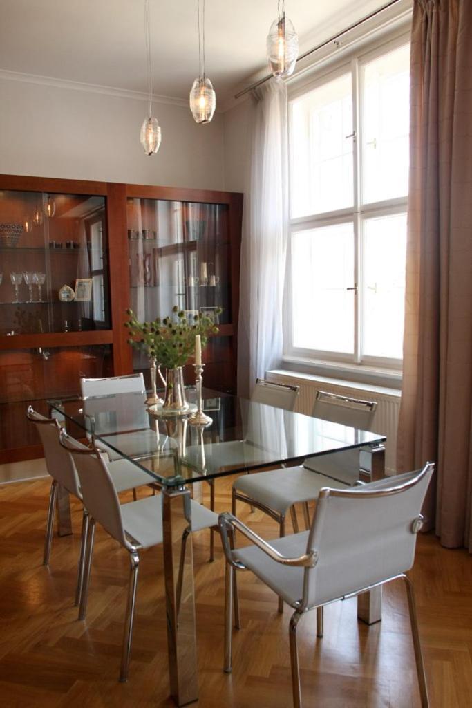 Spacious Elegance In The Heart Of Old Town Prag Exterior foto