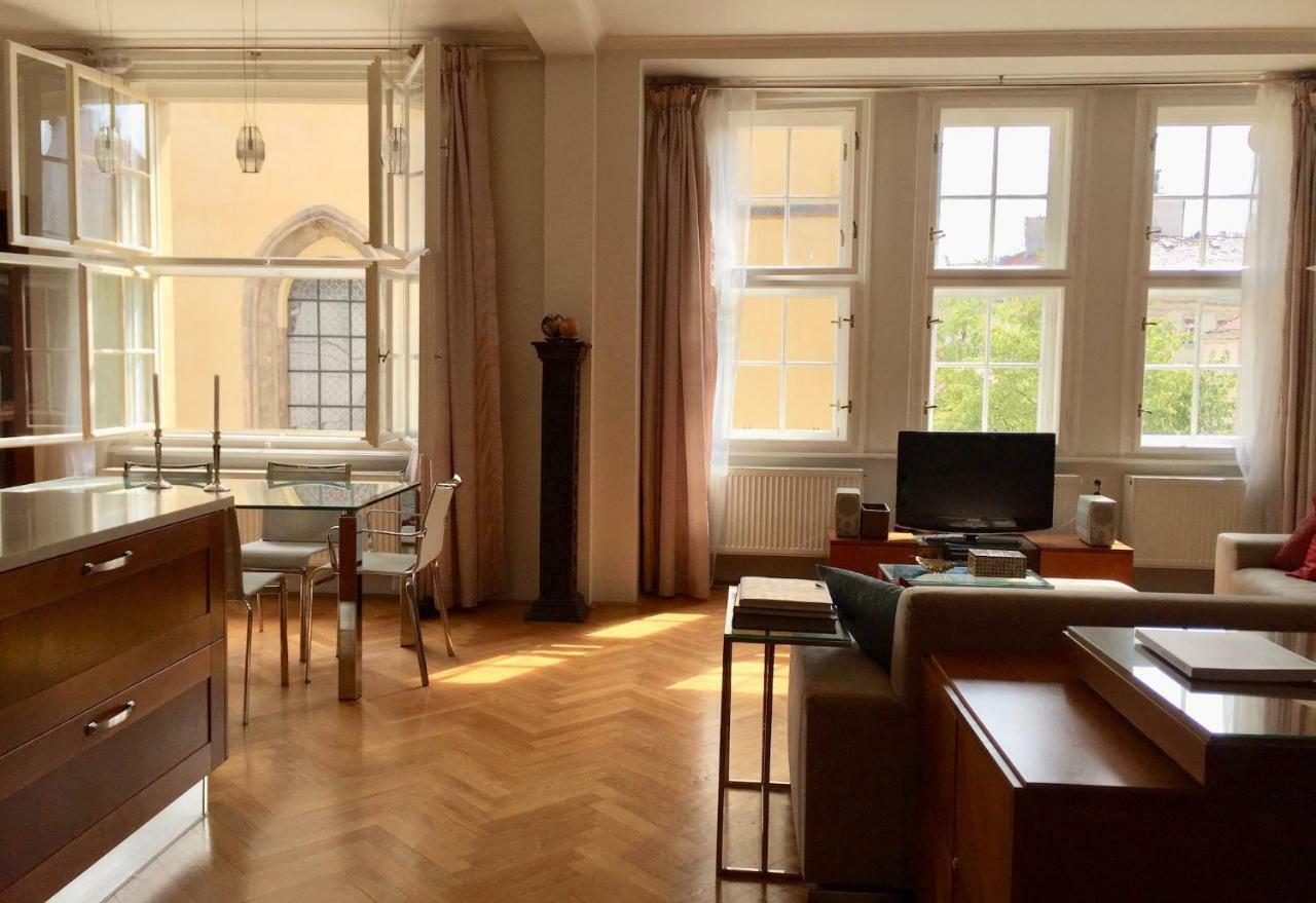 Spacious Elegance In The Heart Of Old Town Prag Exterior foto