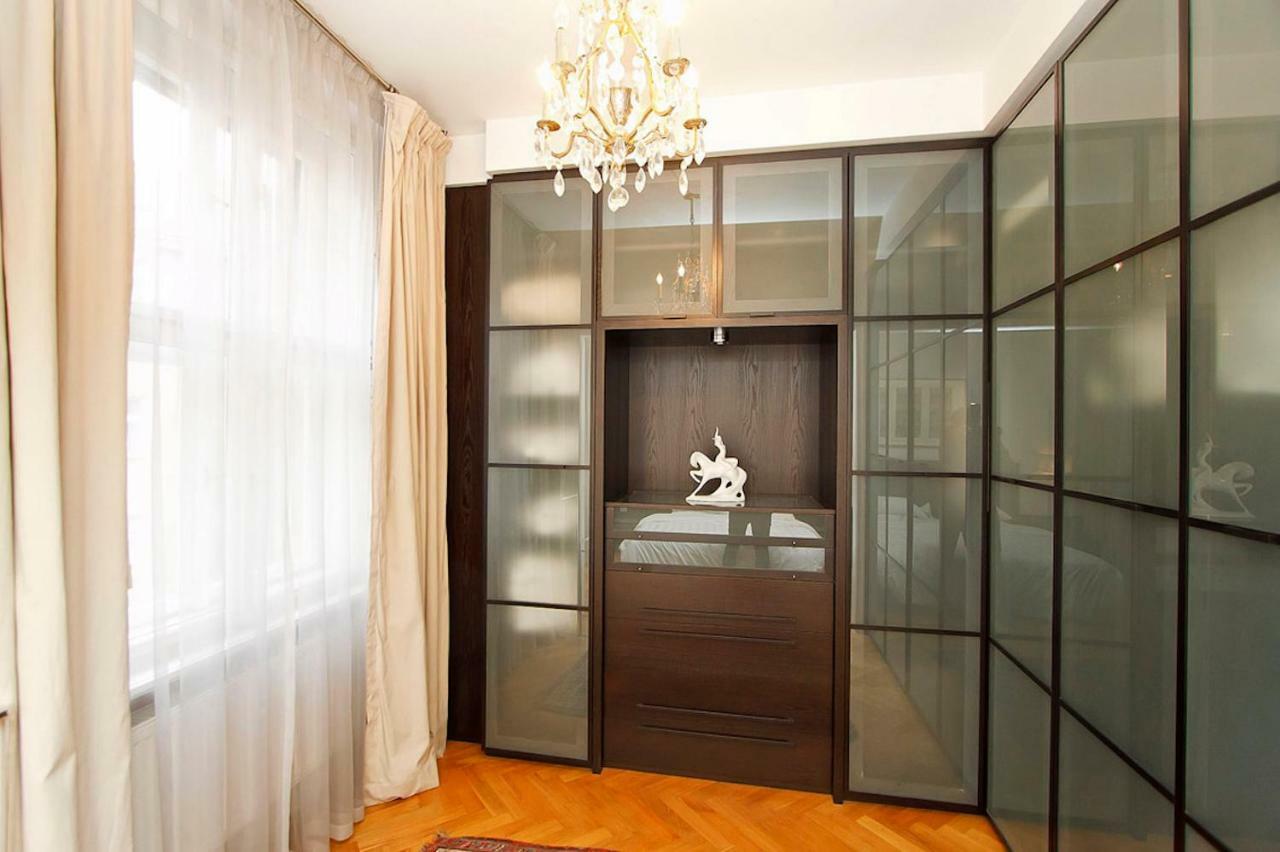 Spacious Elegance In The Heart Of Old Town Prag Exterior foto