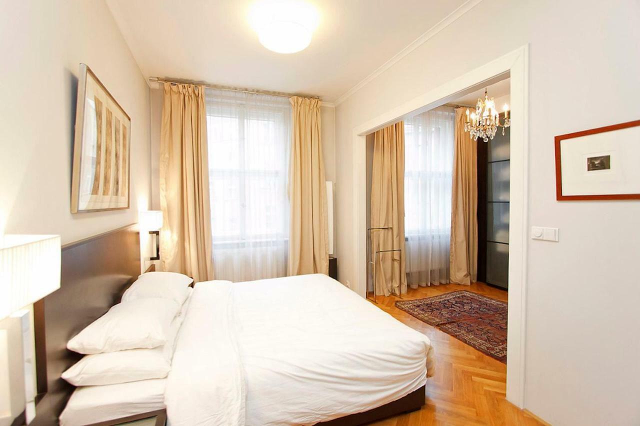 Spacious Elegance In The Heart Of Old Town Prag Exterior foto